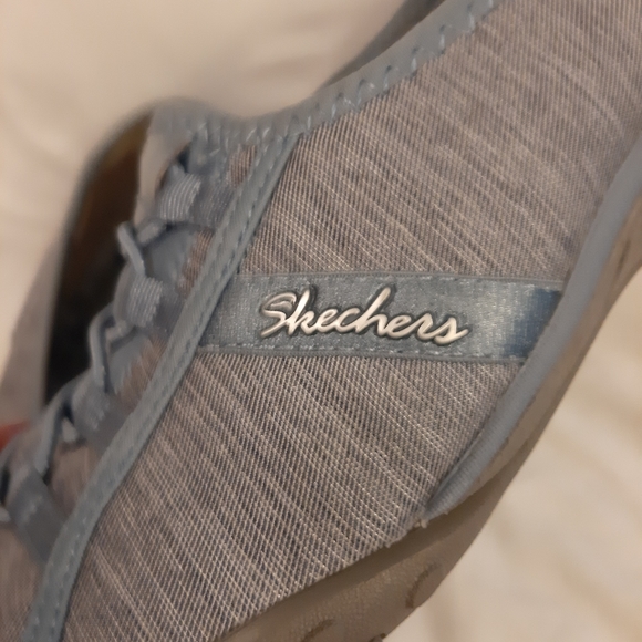 Skechers memory foam shoes. They don’t fit me. - Picture 10 of 14